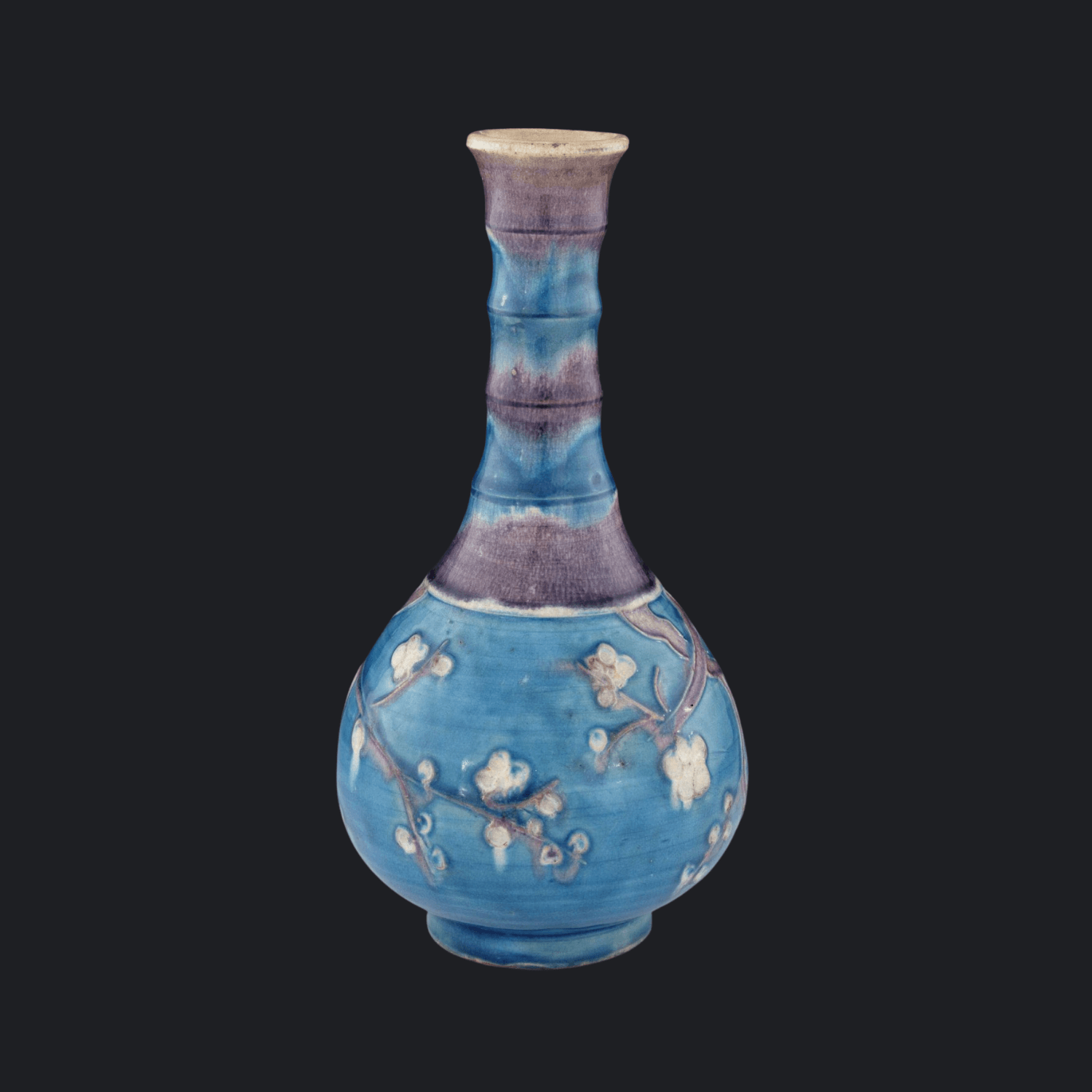 Ribbed-neck porcelain bottle with 'fahua'-type decoration, Ming dynasty, Wanli period, c. 1573-1620, The British Museum, 1936,1012.188