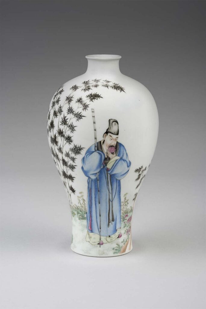 Fencai porcelain vase, meiping, depicting the poet Tao Yuanming